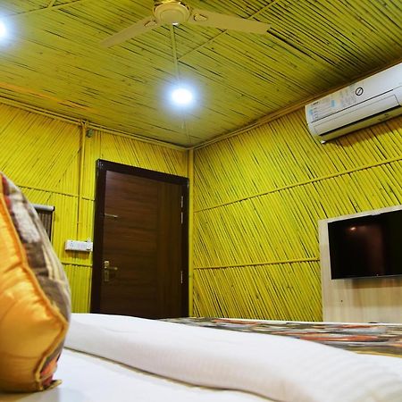 Hotel Bamboo Castle Jaipur Buitenkant foto
