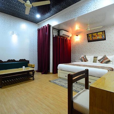 Hotel Bamboo Castle Jaipur Buitenkant foto