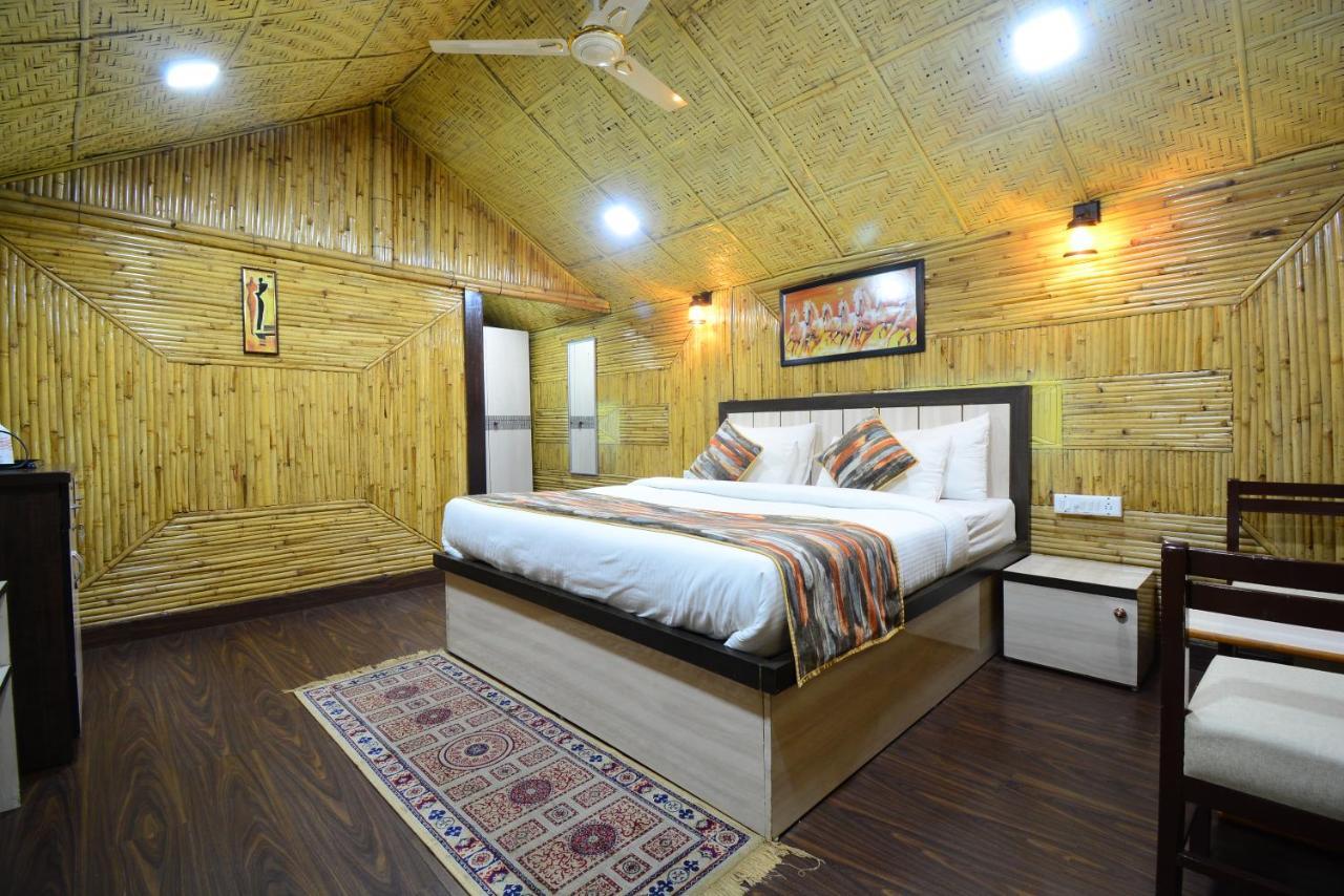 Hotel Bamboo Castle Jaipur Buitenkant foto