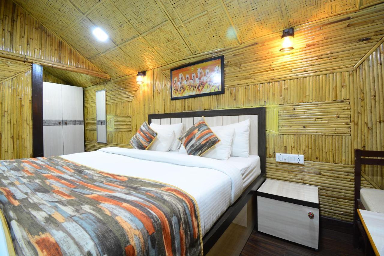 Hotel Bamboo Castle Jaipur Buitenkant foto