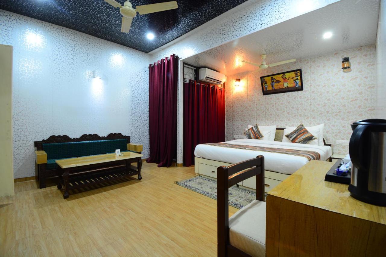 Hotel Bamboo Castle Jaipur Buitenkant foto