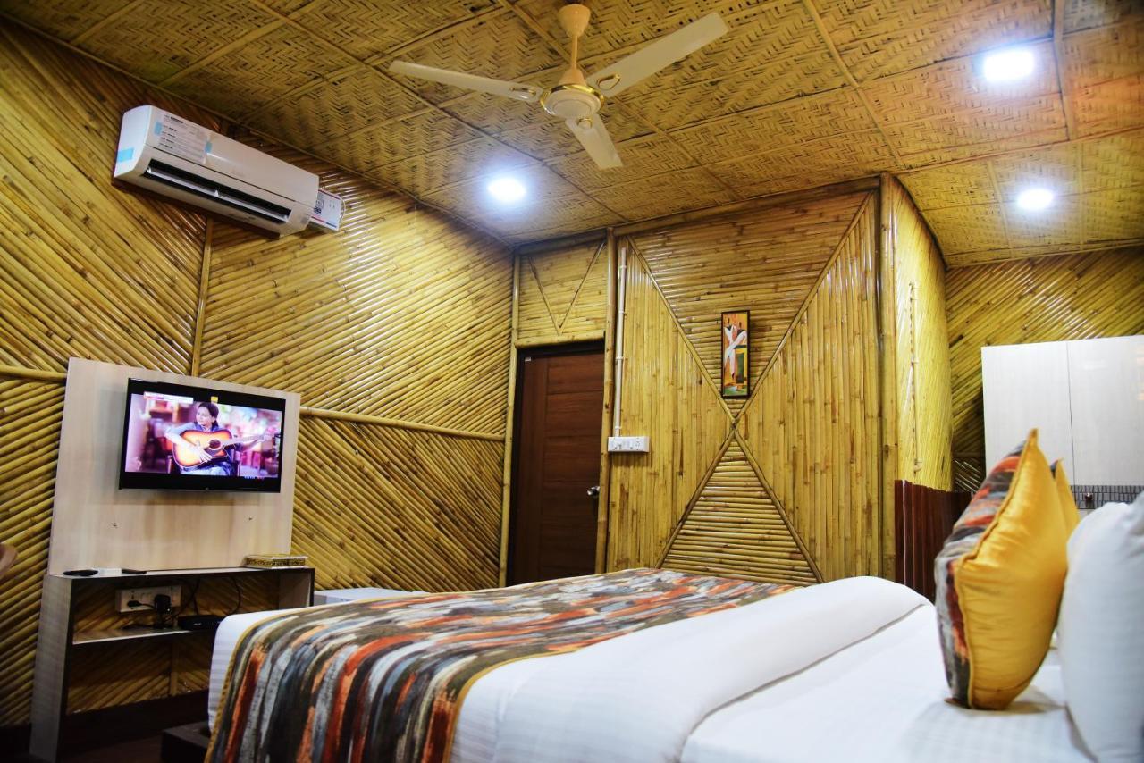 Hotel Bamboo Castle Jaipur Buitenkant foto