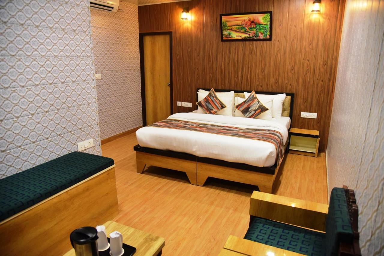 Hotel Bamboo Castle Jaipur Buitenkant foto